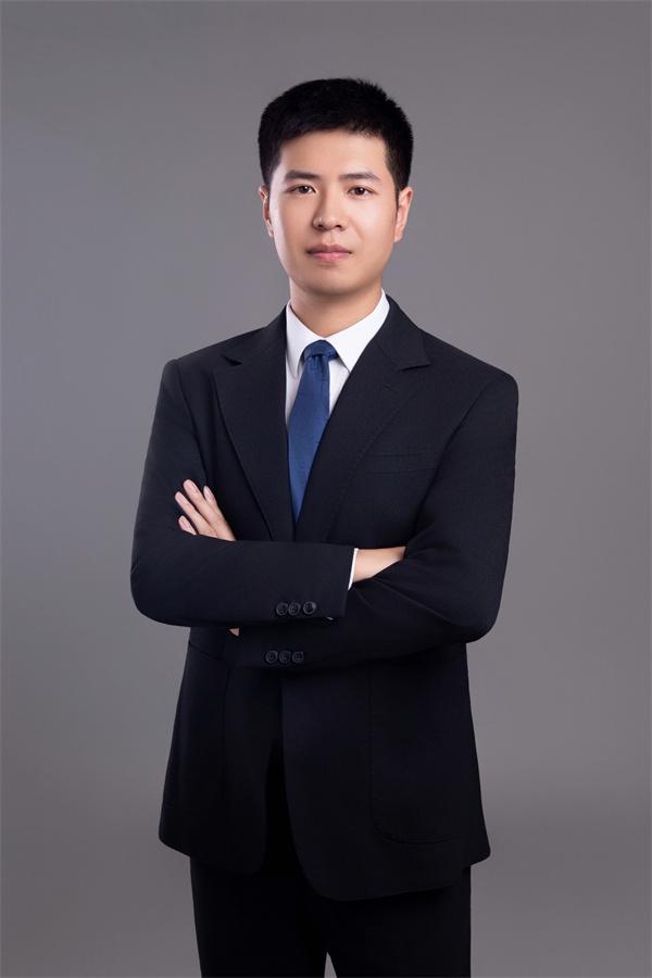 17507289955846600cr3.jpg 形象照.jpg